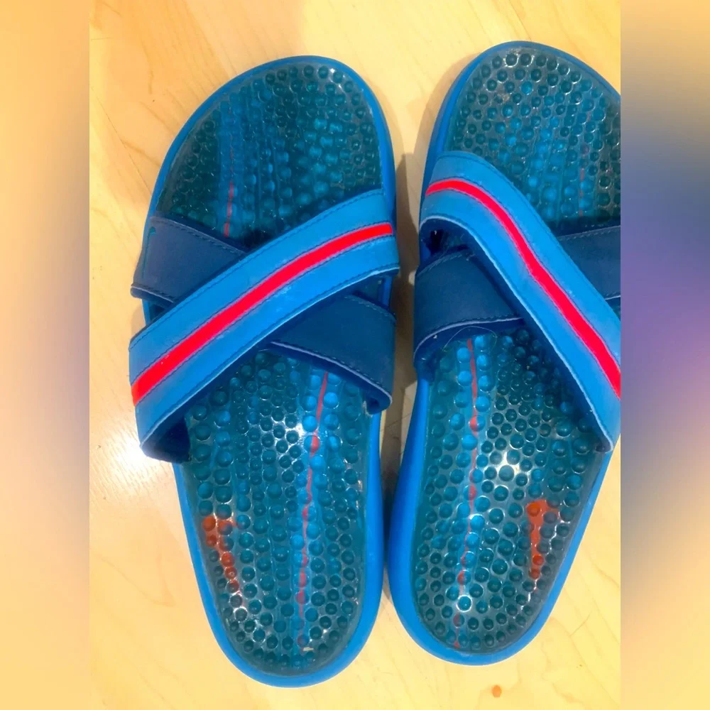 NIKE slides - Picture 1 of 2